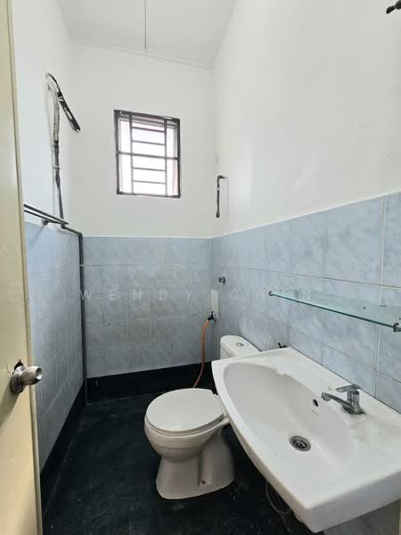 2-storey Terraced House for Sale in Taman Puncak Jalil (Seri Kembangan) - Wendy Chin - Bathroom - PropertyGuru.com.my