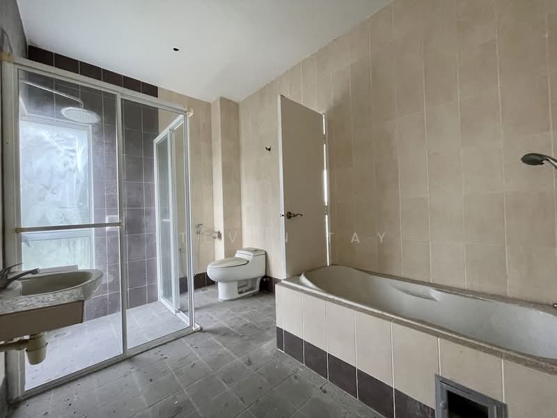 Rumah Berkembar untuk Dijual di Seri Kembangan (Selangor) - Steven Tay - Bathroom - PropertyGuru.com.my