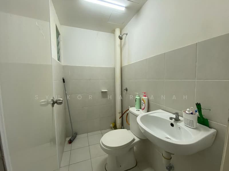 Condominium for Sale at D'Kristal Apartment (Pangsapuri D'Kristal) - Syukor Hartanah - Bathroom - PropertyGuru.com.my
