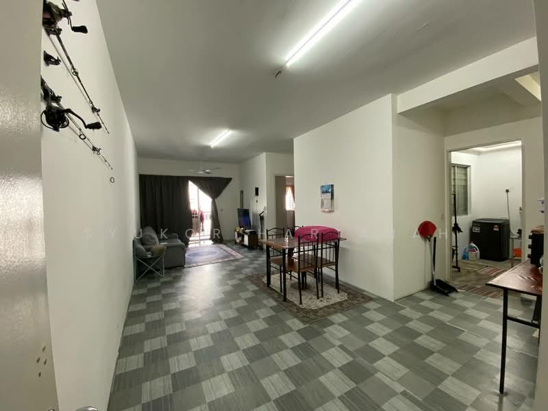 Condominium for Sale at D'Kristal Apartment (Pangsapuri D'Kristal) - Syukor Hartanah - Living Room - PropertyGuru.com.my