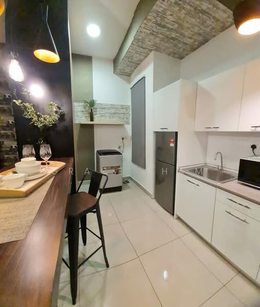 Servis Apartment untuk Disewa di Cybersquare - Grace Tham - Kitchen - PropertyGuru.com.my