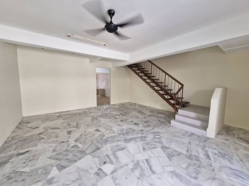2-storey Terraced House for Rent in Mahkota Cheras (Cheras) - Eddy Lee - Living Room - PropertyGuru.com.my