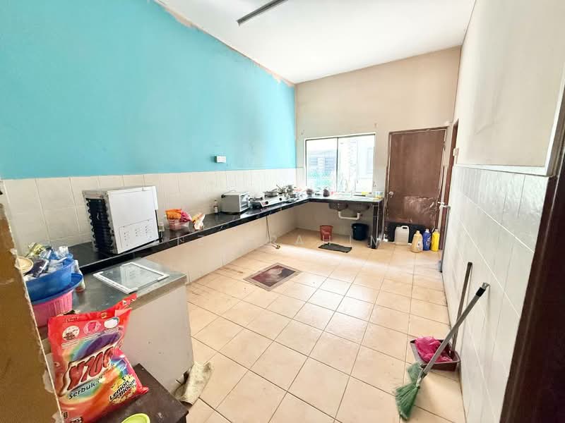 Rumah Teres 2 Tingkat untuk Dijual di Puchong (Selangor) - Azizirrahim . - Kitchen - PropertyGuru.com.my