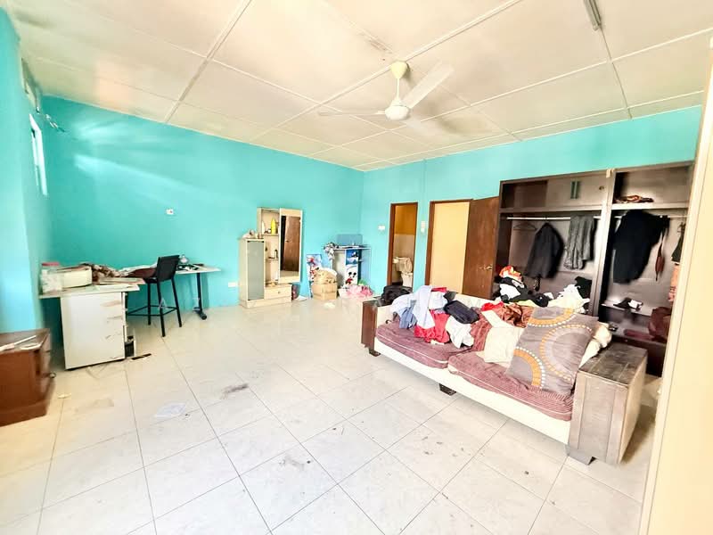 Rumah Teres 2 Tingkat untuk Dijual di Puchong (Selangor) - Azizirrahim . - Living Room - PropertyGuru.com.my