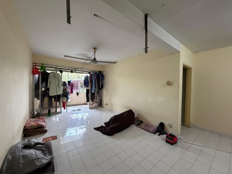Apartment for Sale at Tanjong Puteri Apartment - Sandra Gan - Living Room - PropertyGuru.com.my
