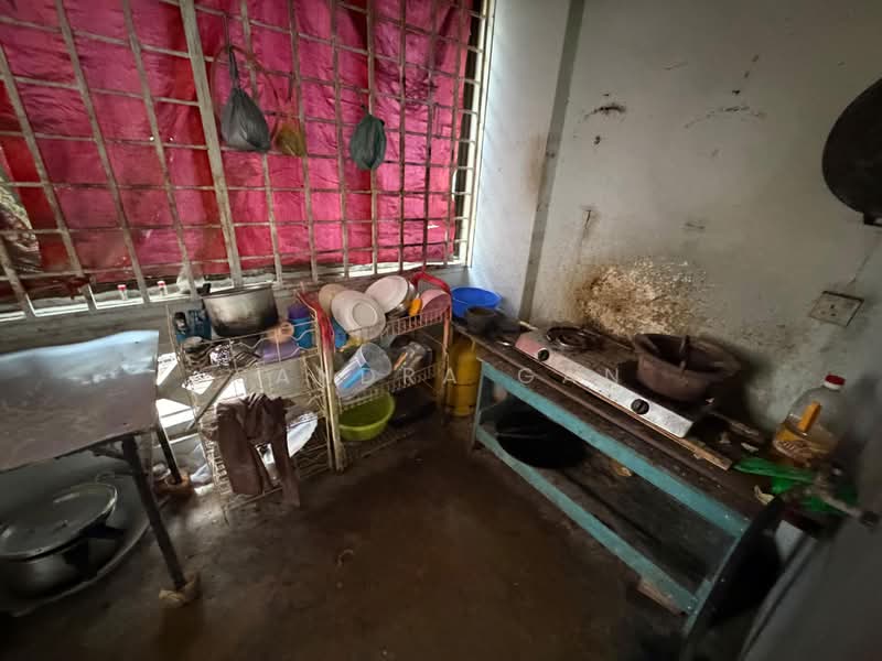 Apartment for Sale at Tanjong Puteri Apartment - Sandra Gan - Kitchen - PropertyGuru.com.my