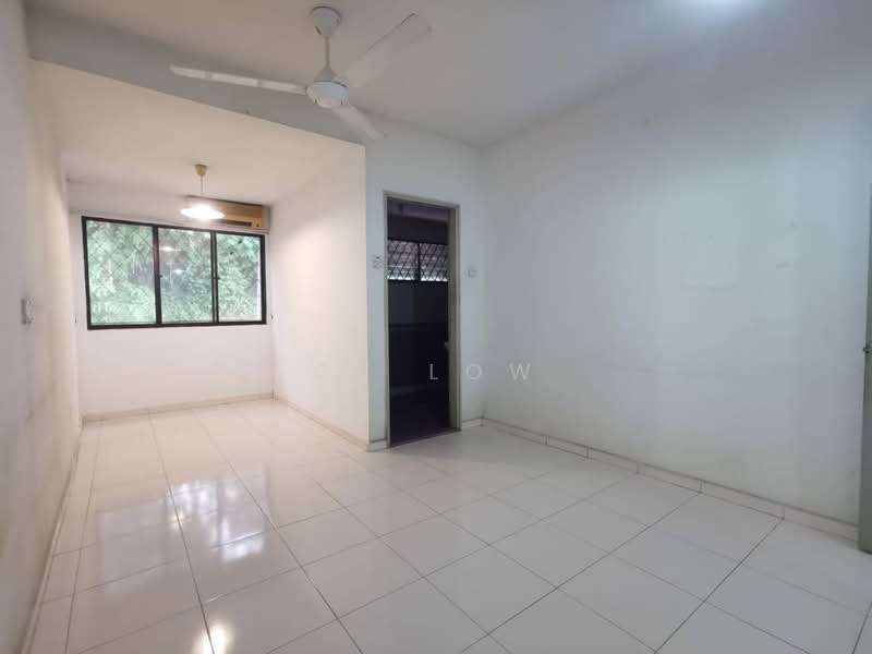 2-storey Terraced House for Sale in Taman Desa (Kuala Lumpur) - CY Low - Living Room - PropertyGuru.com.my