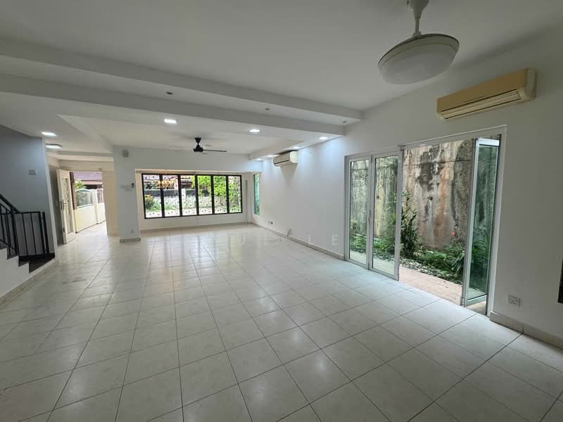 2.5-storey Terraced House for Sale in Taman Puchong Hartamas (Puchong) - Paul Lee - Living Room - PropertyGuru.com.my