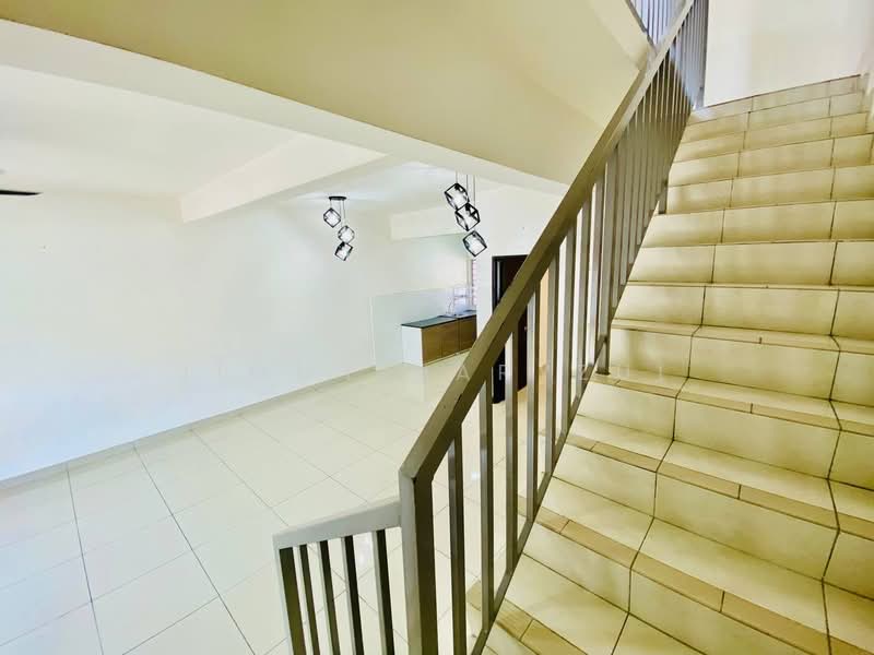 Rumah Teres 2 Tingkat untuk Dijual di Bukit Rahman Putra (Sungai Buloh) - Jimmy Haryzul - Interior - PropertyGuru.com.my