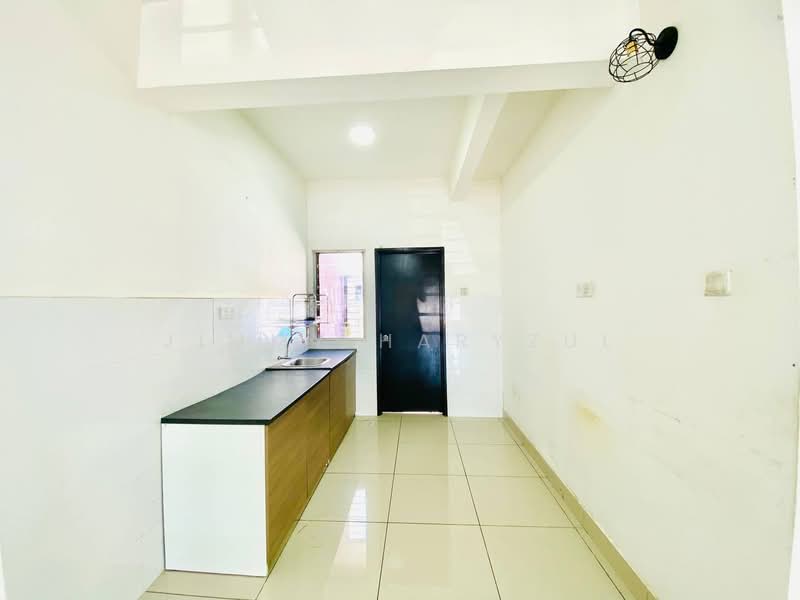 Rumah Teres 2 Tingkat untuk Dijual di Bukit Rahman Putra (Sungai Buloh) - Jimmy Haryzul - Kitchen - PropertyGuru.com.my