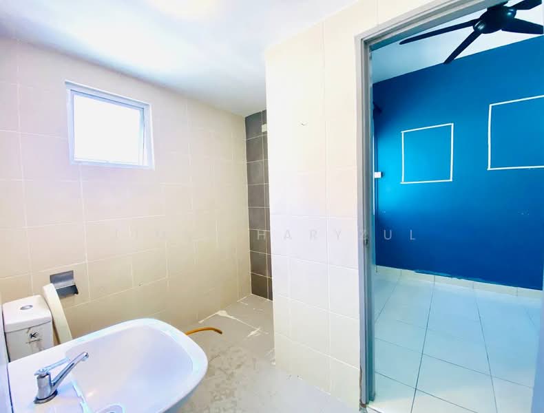 Rumah Teres 2 Tingkat untuk Dijual di Bukit Rahman Putra (Sungai Buloh) - Jimmy Haryzul - Bathroom - PropertyGuru.com.my