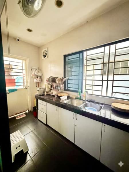 3-storey Terraced House for Sale in Taman Tasik Damai (Sungai Besi) - CY Low - Kitchen - PropertyGuru.com.my