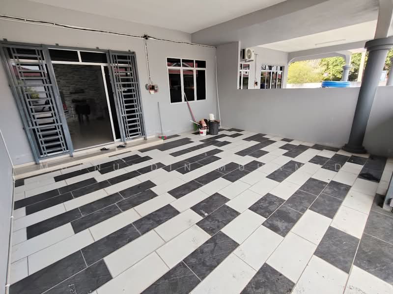 1-storey Terraced House for Sale in Hutan Melintang (Perak) - Muinuddin Muhamad - Exterior - PropertyGuru.com.my