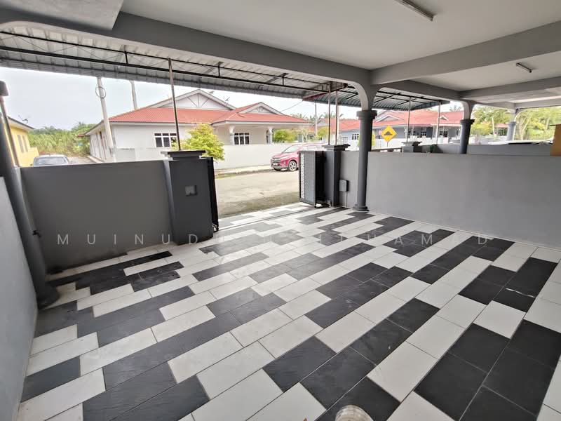 1-storey Terraced House for Sale in Hutan Melintang (Perak) - Muinuddin Muhamad - Exterior - PropertyGuru.com.my