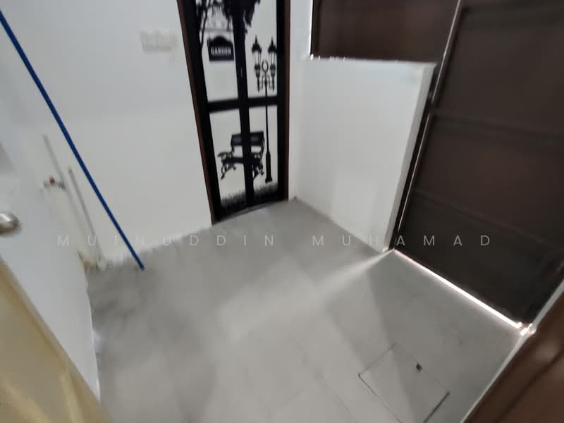 1-storey Terraced House for Sale in Hutan Melintang (Perak) - Muinuddin Muhamad - Entrance - PropertyGuru.com.my