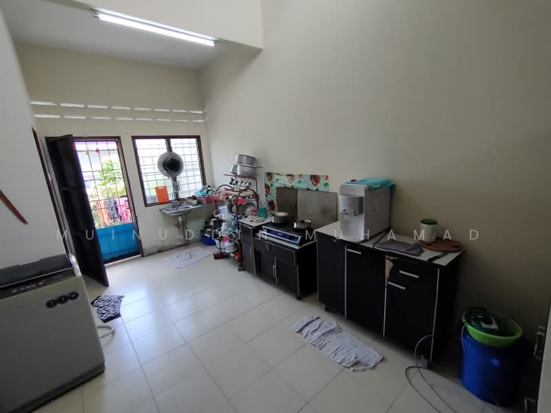 1-storey Terraced House for Sale in Hutan Melintang (Perak) - Muinuddin Muhamad - Kitchen - PropertyGuru.com.my