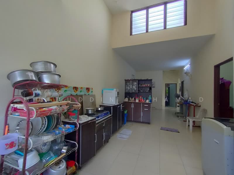1-storey Terraced House for Sale in Hutan Melintang (Perak) - Muinuddin Muhamad - Kitchen - PropertyGuru.com.my