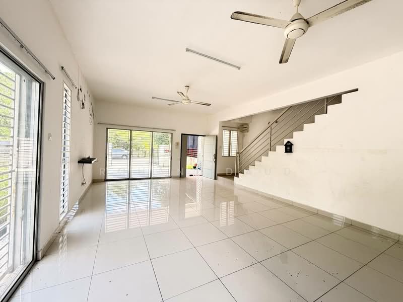 2-storey Terraced House for Sale in Batang Kali (Selangor) - Rohani Daud - Living Room - PropertyGuru.com.my