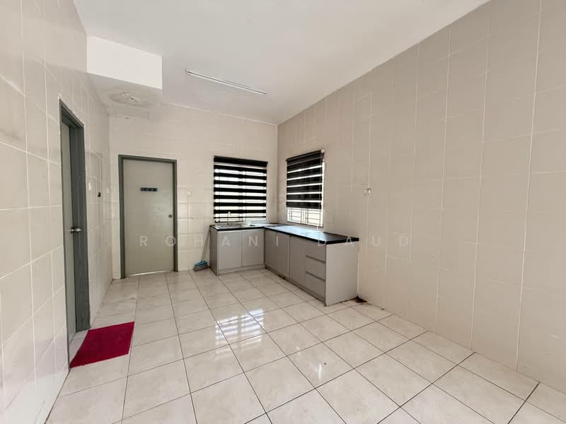 2-storey Terraced House for Sale in Batang Kali (Selangor) - Rohani Daud - Kitchen - PropertyGuru.com.my