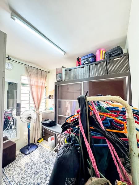 Pangsapuri untuk Dijual di Pangsapuri Permai Puteri - Izzat Zamros - PropertyGuru.com.my