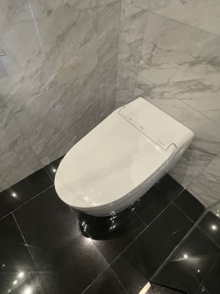 Servis Apartment untuk Disewa di Conlay Signature Suites by E&O - Jannah Ali - Bathroom - PropertyGuru.com.my