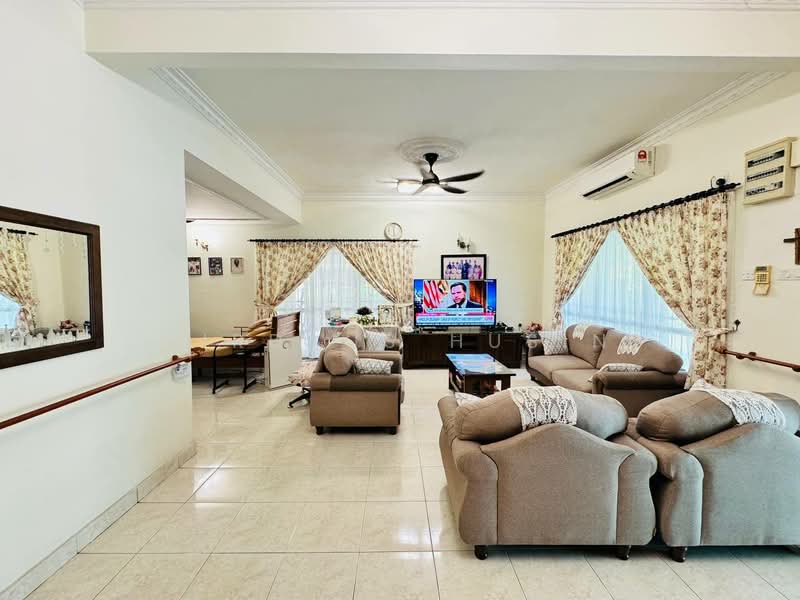 Semi-Detached House for Sale in Taman Setia 2 (Balakong) - Firdaus Husin - Living Room - PropertyGuru.com.my