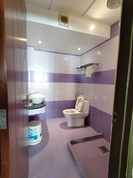 Kondominium untuk Dijual di City Garden Orchid Court - Amelia Kong - Bathroom - PropertyGuru.com.my