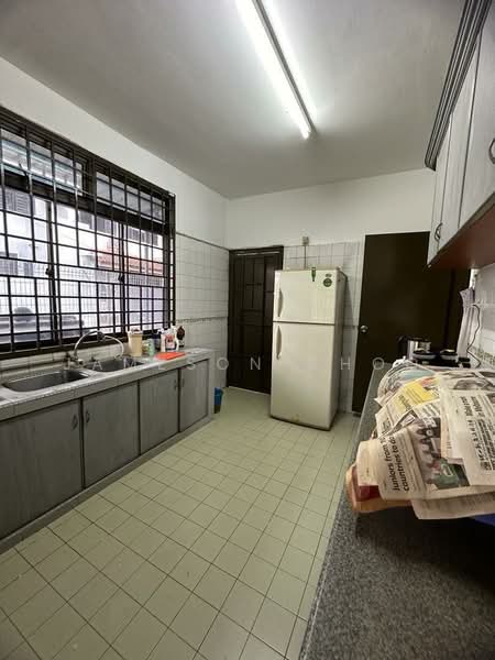Rumah Teres 2 Tingkat untuk Dijual di Taman Bukit Mewah (Tampoi) - Jameson Choo - Kitchen - PropertyGuru.com.my