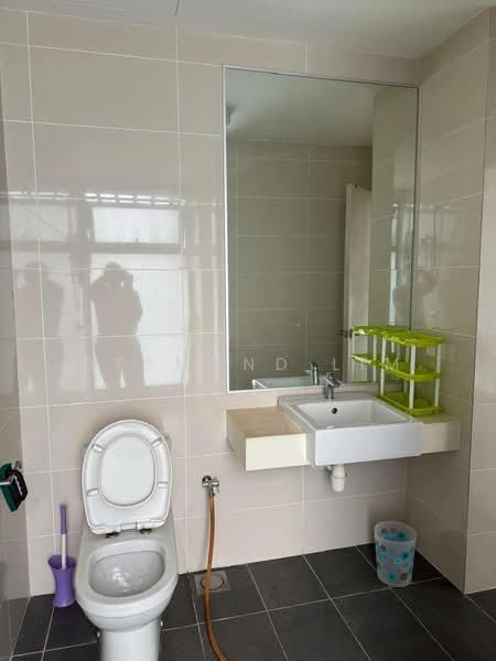 Servis Apartment untuk Disewa di Southkey Mosaic - Desmond Lim - Bathroom - PropertyGuru.com.my
