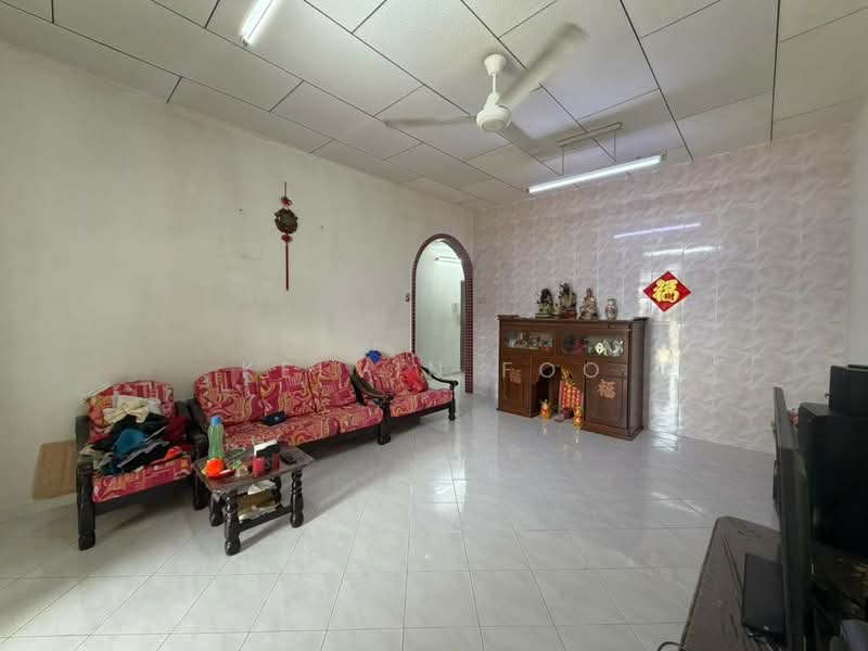 1-storey Terraced House for Sale in Taman Sri Emas (Teluk Intan) - Kelvin Foo - Living Room - PropertyGuru.com.my