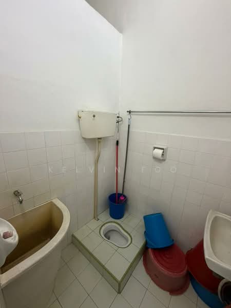 1-storey Terraced House for Sale in Taman Sri Emas (Teluk Intan) - Kelvin Foo - Bathroom - PropertyGuru.com.my