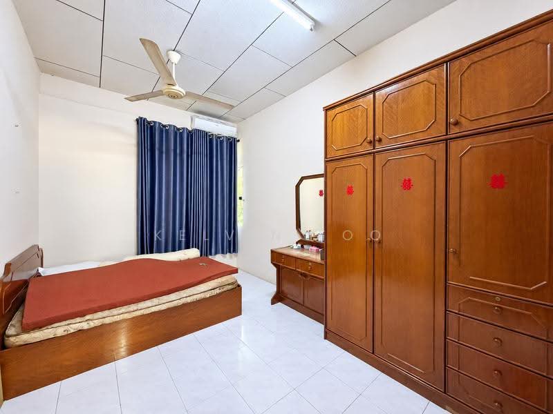 Rumah Teres 1-Tingkat untuk Dijual di Taman Sri Emas (Teluk Intan) - Kelvin Foo - Bedroom - PropertyGuru.com.my