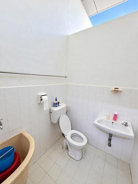 Rumah Teres 1-Tingkat untuk Dijual di Taman Sri Emas (Teluk Intan) - Kelvin Foo - Bathroom - PropertyGuru.com.my