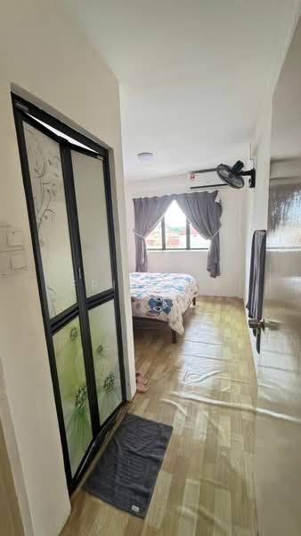 Rumah Flat untuk Dijual di Sri Delima - Eric Tee - Bedroom - PropertyGuru.com.my