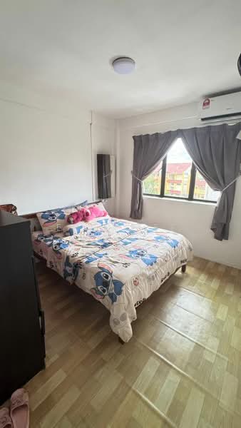 Rumah Flat untuk Dijual di Sri Delima - Eric Tee - Bedroom - PropertyGuru.com.my