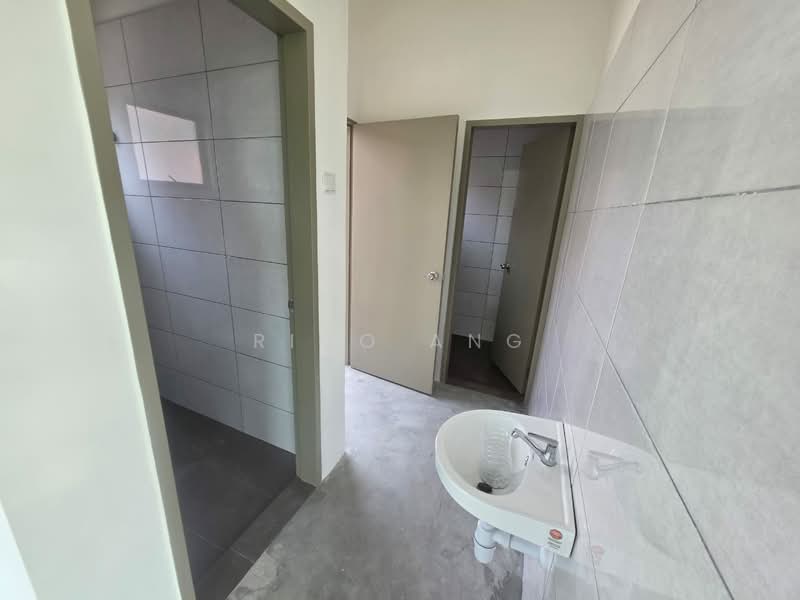 Commercial Land for Sale in Bandar Bukit Raja (Klang) - Rico Ang - Bathroom - PropertyGuru.com.my
