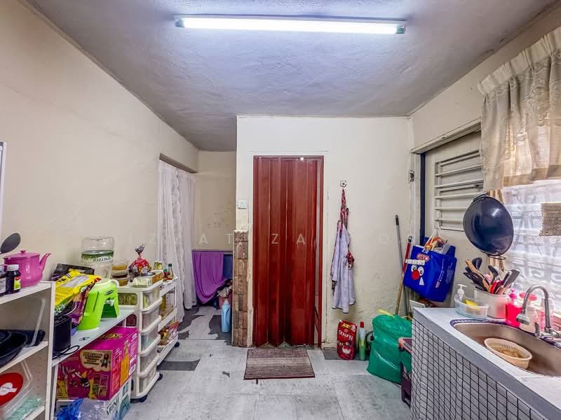 2-storey Terraced House for Sale in Taman Putra (Ampang) - Izzat Zamros - PropertyGuru.com.my