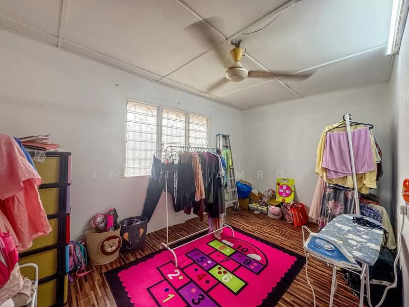 2-storey Terraced House for Sale in Taman Putra (Ampang) - Izzat Zamros - PropertyGuru.com.my