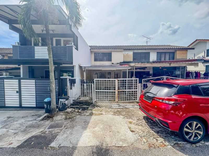 2-storey Terraced House for Sale in Taman Putra (Ampang) - Izzat Zamros - PropertyGuru.com.my