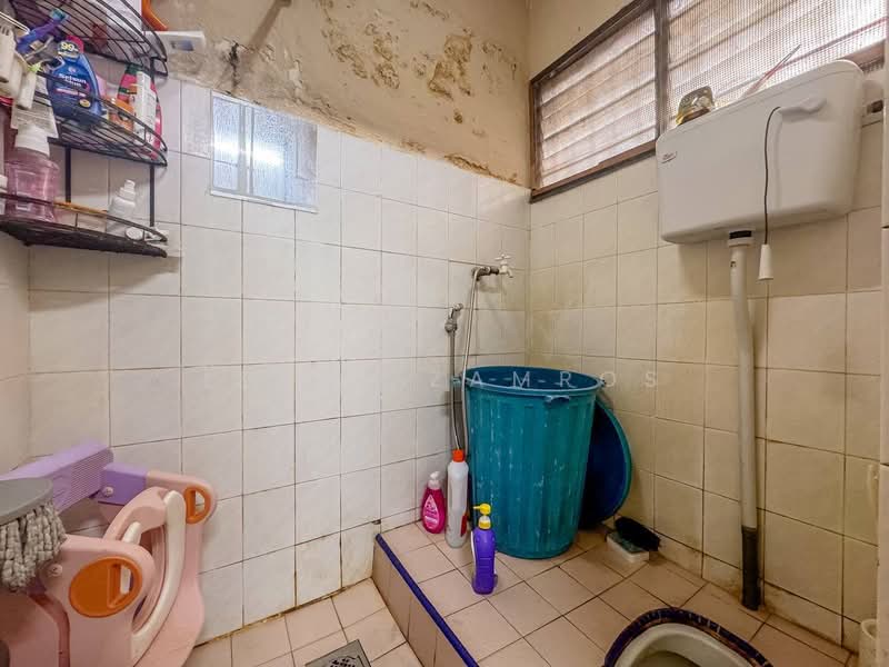 2-storey Terraced House for Sale in Taman Putra (Ampang) - Izzat Zamros - PropertyGuru.com.my