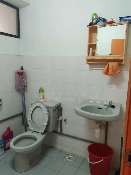 Kondominium untuk Dijual di Sri Pelangi Condominiums - Nazrin Hakimin - Bathroom - PropertyGuru.com.my