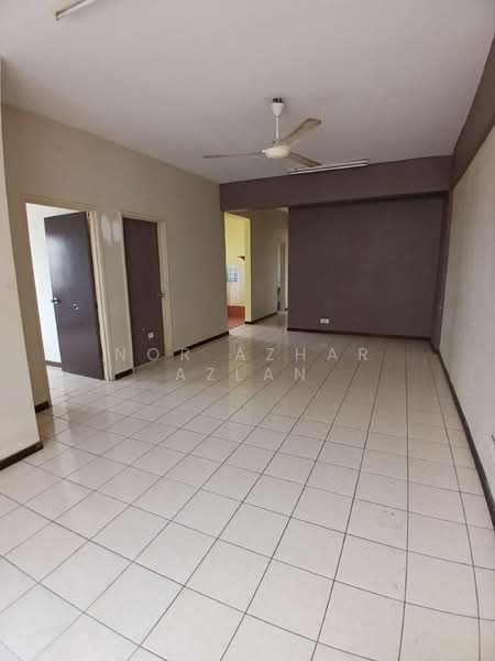 Apartment for Sale at Pangsapuri Jati 2 - Nor Azhar Azlan - Living Room - PropertyGuru.com.my