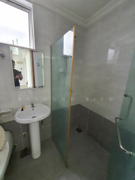 Pangsapuri untuk Dijual di Bukit Segambut Apartment - Raymond Siew - Bathroom - PropertyGuru.com.my