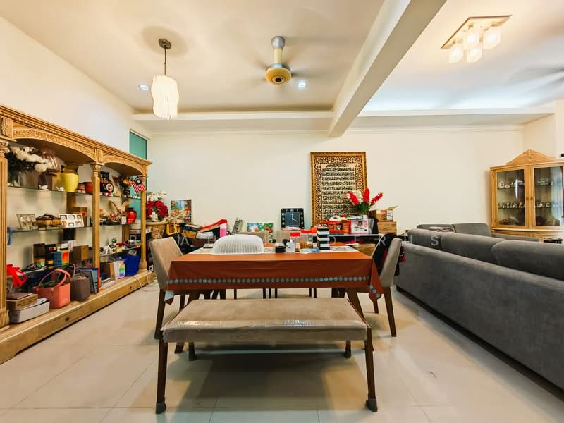 2.5-storey Terraced House for Sale in Sering Ukay (Ampang) - Ibrahim Iderus - Living Room - PropertyGuru.com.my