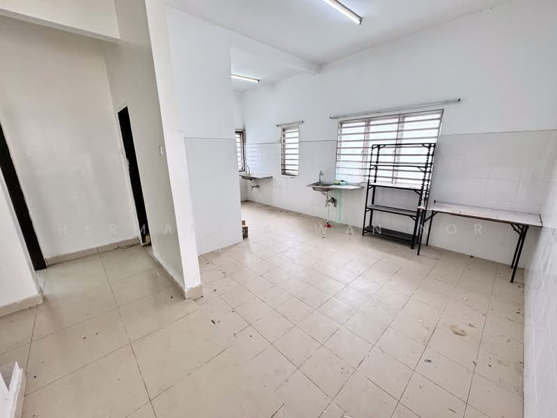 Rumah Teres 2 Tingkat untuk Dijual di Puncak Bestari (Puncak Alam) - Herman Sazwan Nor Rahim - Kitchen - PropertyGuru.com.my