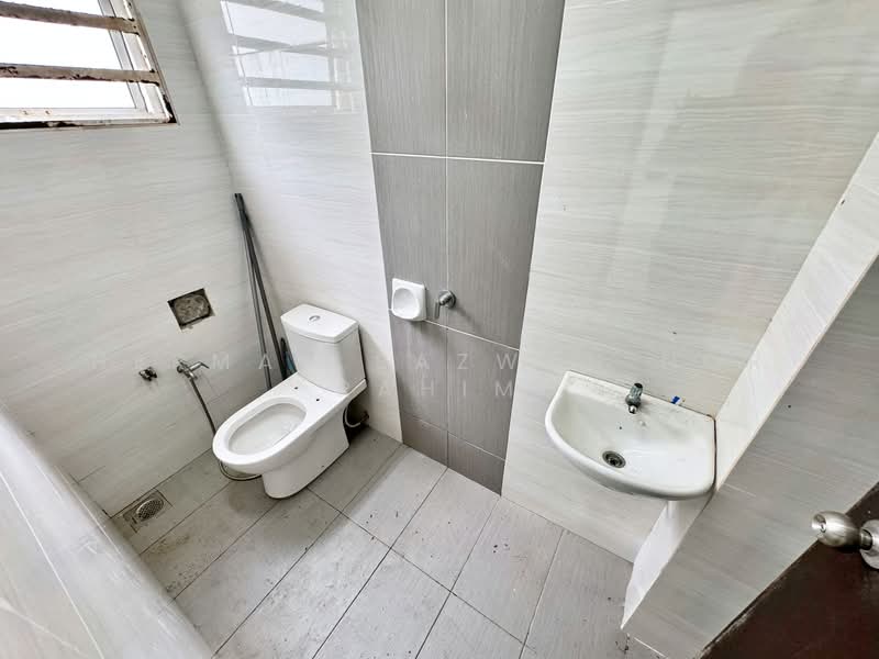 Rumah Teres 2 Tingkat untuk Dijual di Puncak Bestari (Puncak Alam) - Herman Sazwan Nor Rahim - Bathroom - PropertyGuru.com.my