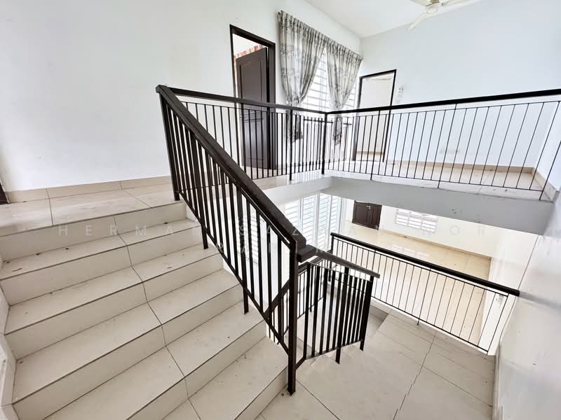Rumah Teres 2 Tingkat untuk Dijual di Puncak Bestari (Puncak Alam) - Herman Sazwan Nor Rahim - Stair - PropertyGuru.com.my