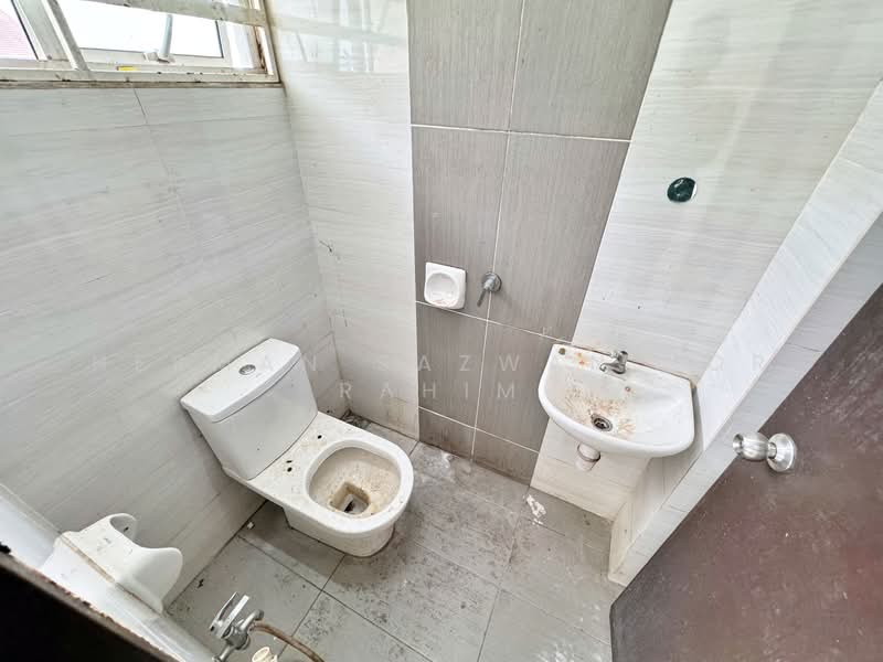 Rumah Teres 2 Tingkat untuk Dijual di Puncak Bestari (Puncak Alam) - Herman Sazwan Nor Rahim - Bathroom - PropertyGuru.com.my