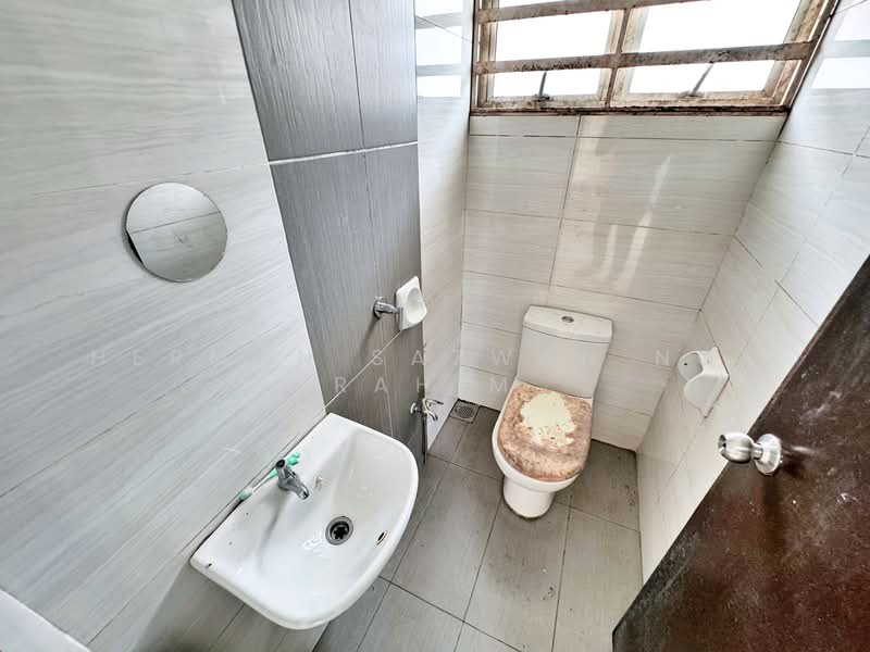 Rumah Teres 2 Tingkat untuk Dijual di Puncak Bestari (Puncak Alam) - Herman Sazwan Nor Rahim - Bathroom - PropertyGuru.com.my