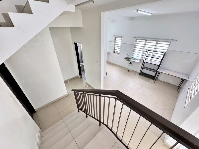 Rumah Teres 2 Tingkat untuk Dijual di Puncak Bestari (Puncak Alam) - Herman Sazwan Nor Rahim - Stair - PropertyGuru.com.my